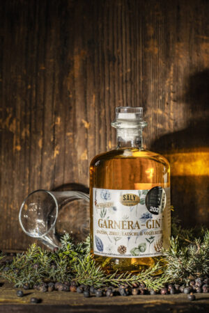 Flasche Sälys Garnera Gin