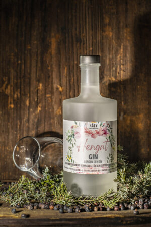 Flasche von Sälys Hengat Gin